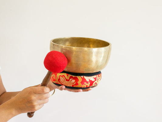 Lingam Singing Bowl - E4 328 Hz