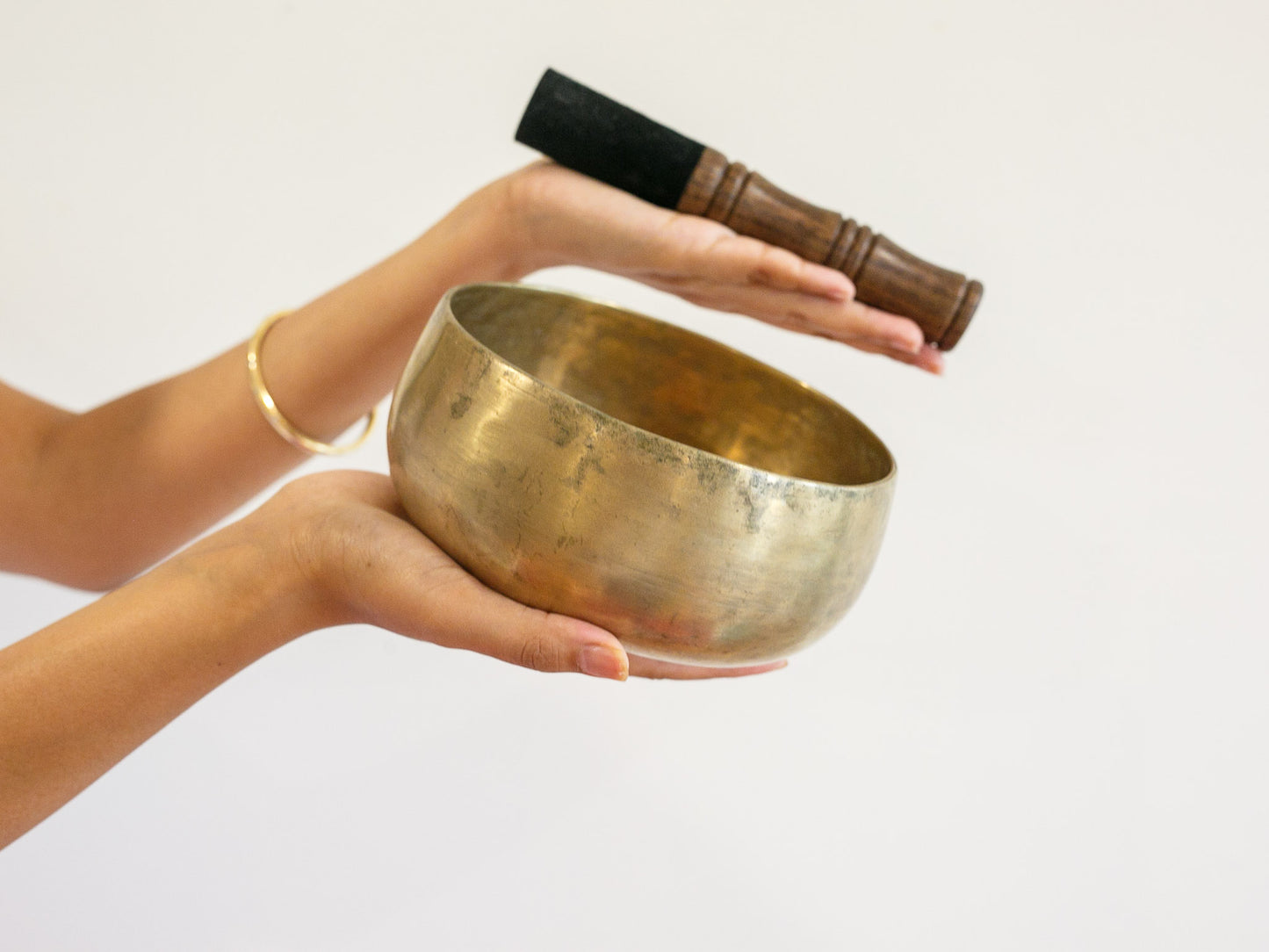 Remuna Singing Bowl - Base note G#3 (210 Hz)