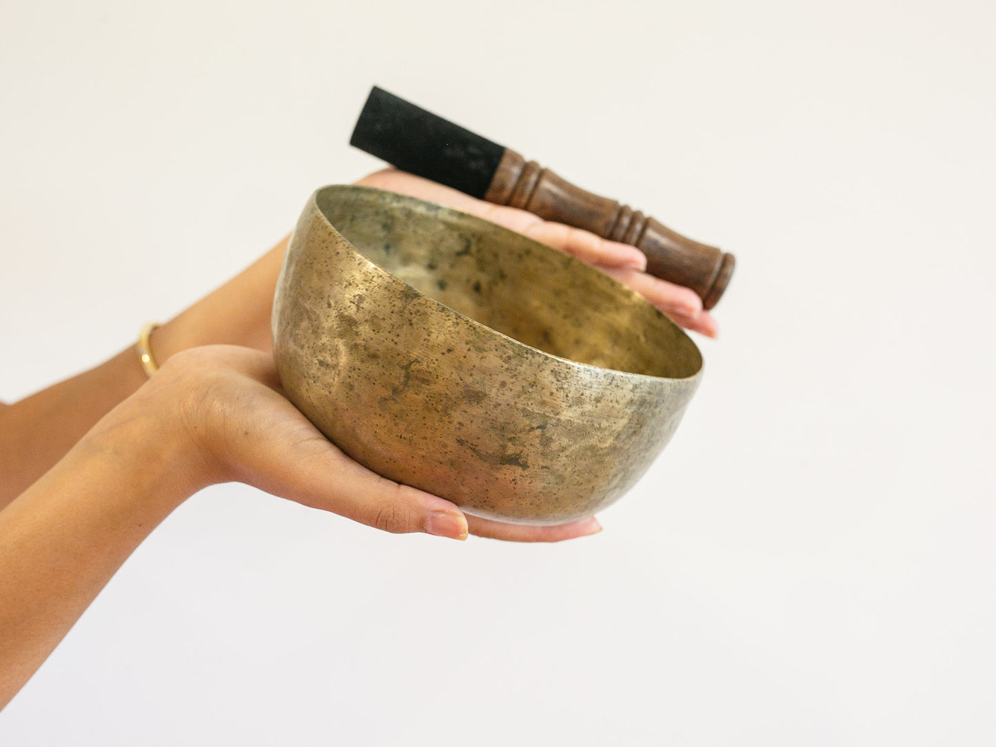 Tara Singing Bowl - Base Note G3 (206 Hz)