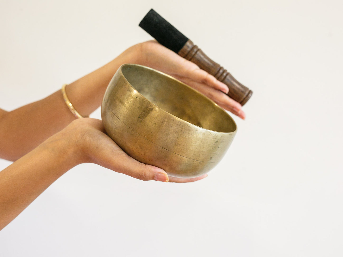 Remuna Singing Bowl - Base note G#3 (205 Hz)