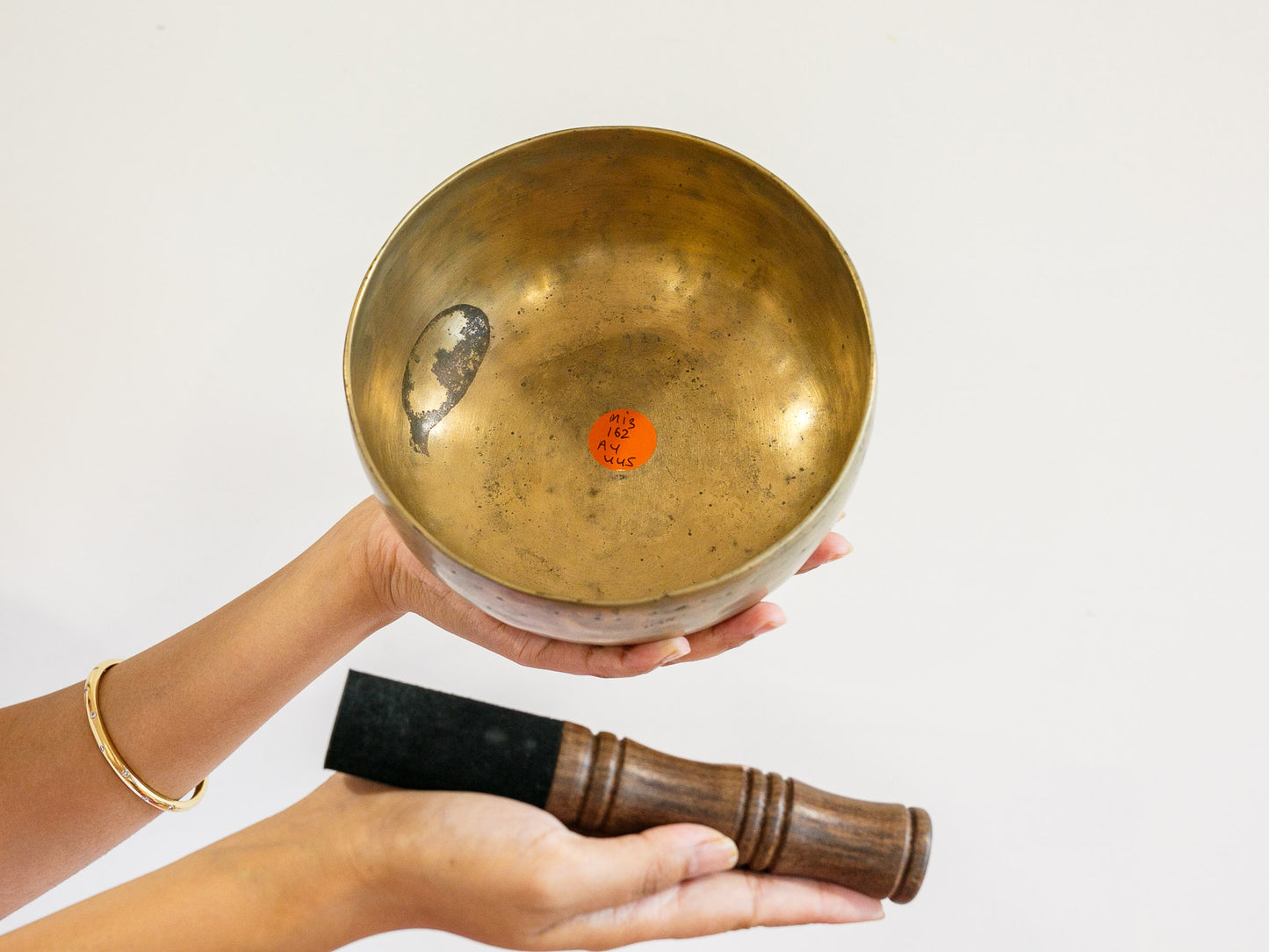 Tara Singing Bowl - Base Note E3 (162 Hz)