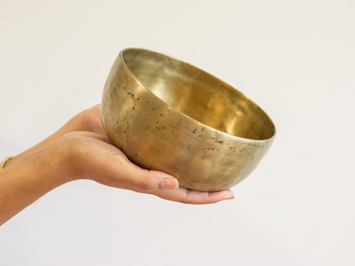 Tara Singing Bowl - Base Note E3 (162 Hz)