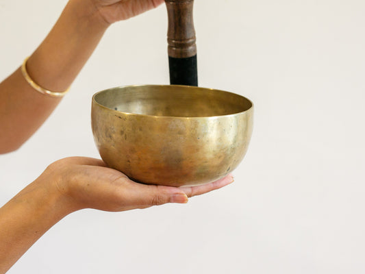 Tara Singing Bowl - Base Note F3 (172 Hz)
