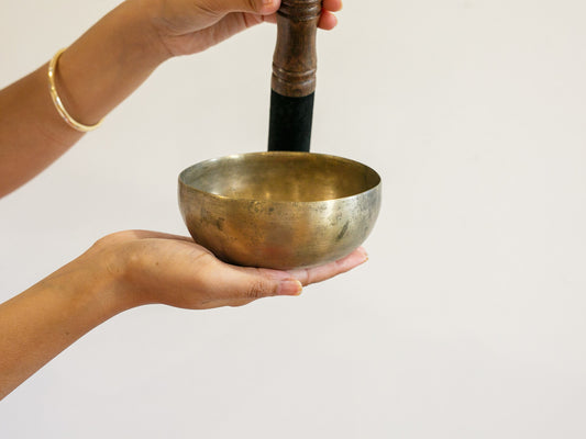 Small Tara Singing Bowl - Base Note E3 (164 Hz)