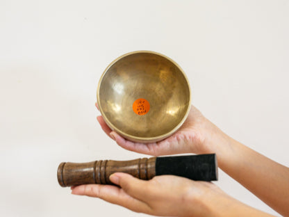 Small Tara Singing Bowl - Base Note G#4 (415 Hz)