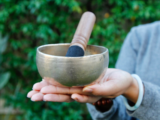 Small Old 'Tara' Singing Bowl - Base Note C#5 (542 Hz)