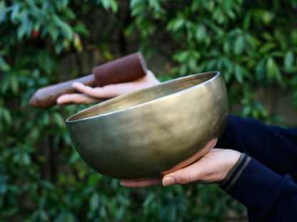 Contemporary Flow Singing Bowl - Base Note D3 143 Hz