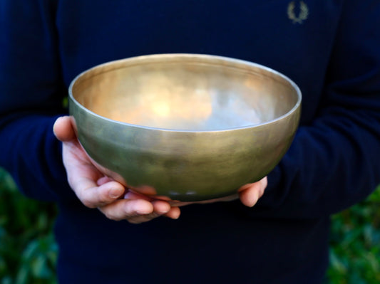 Contemporary Flow Singing Bowl - Base Note D#3 158 Hz