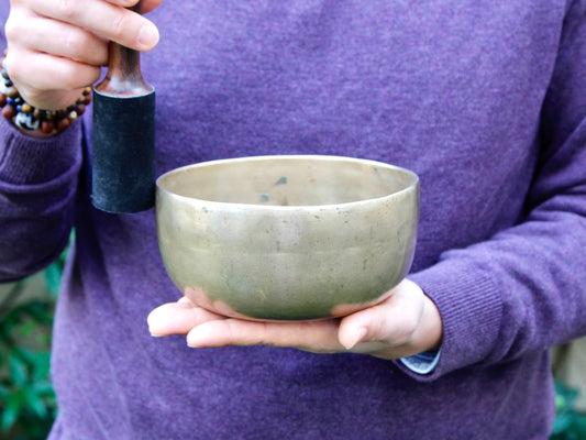 Old 'Tara' Singing Bowl - Base Note G3 (194 Hz)