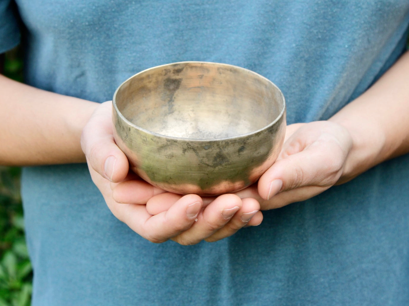 Small Old 'Tara' Singing Bowl - Base Note D#4 (310 Hz)