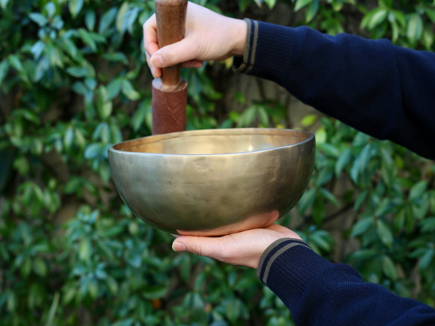 Contemporary Flow Singing Bowl - Base Note D#3 159 Hz