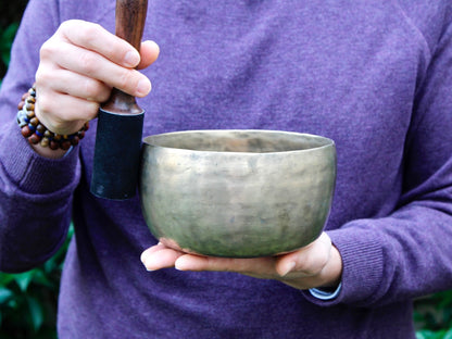 Old 'Tara' Singing Bowl - Base Note F#3 (184 Hz)