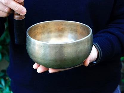 Remuna Singing Bowl - Base note C4 (256 Hz)