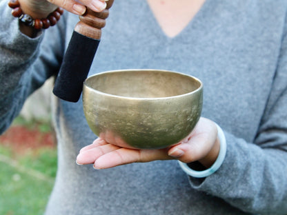 Small Old 'Tara' Singing Bowl - Base Note E4 (332 Hz)