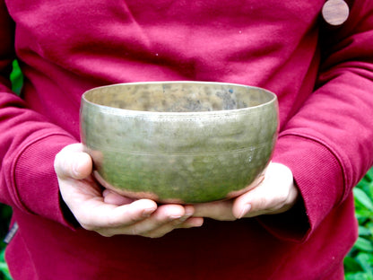 Old 'Tara' Singing Bowl - Base Note F#3 (188 Hz)