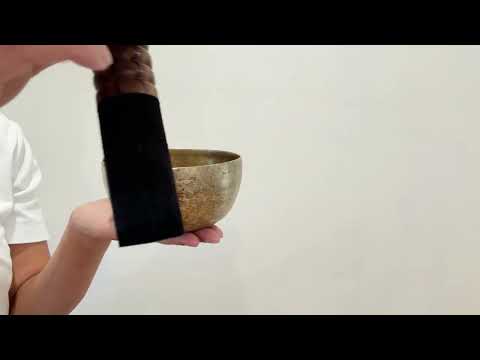 Small Tara Singing Bowl - Base Note D4 (297)