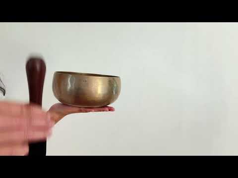 Remuna Singing Bowl - D#3 (153 Hz)