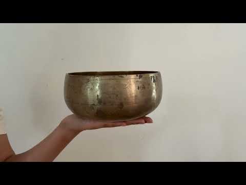 Remuna Singing Bowl - G#3 (204 Hz)