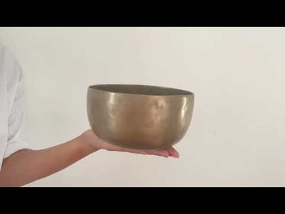 Tara Singing Bowl - Base Note F#3 (190 Hz)