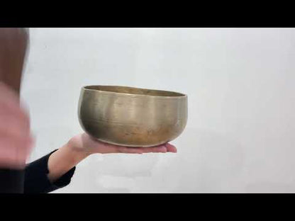 Remuna Singing Bowl - G#3 (209 Hz)