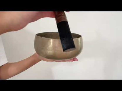 Remuna Singing Bowl - F#3 (181 Hz)