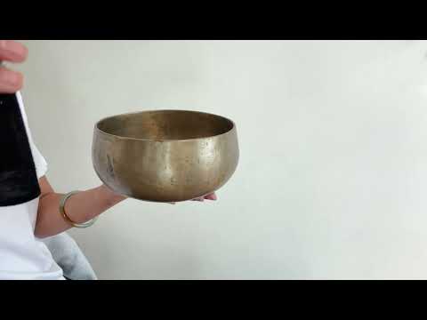Remuna Singing Bowl - F#3 (185 Hz)