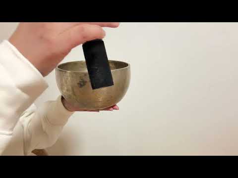 Tara Singing Bowl (thick rim) - Base Note C#4 (271Hz)