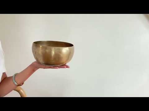 Tara Singing Bowl (thick rim) - Base Note G3 (196 Hz)