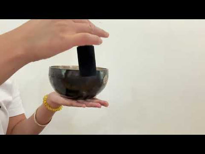 Silver Moon Singing Bowl - Base Note D#4 (317 Hz)