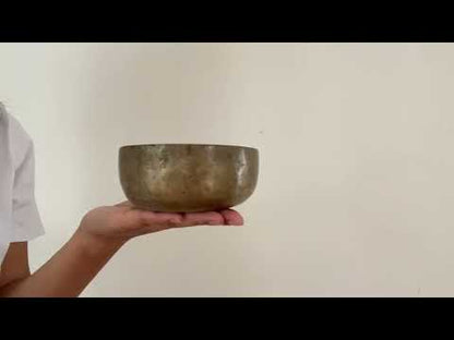 Small Tara Singing Bowl - Base Note C#4 (275 Hz)