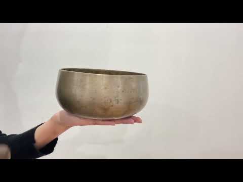 Remuna Singing Bowl - F#3 (183 Hz)