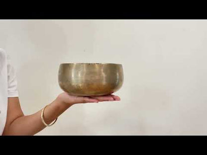 Remuna Singing Bowl - Base note G#3 (210 Hz)