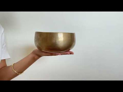 Remuna Singing Bowl - F#3 (185 Hz)