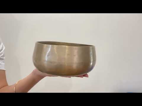 Remuna Singing Bowl - C#3 (208 Hz)