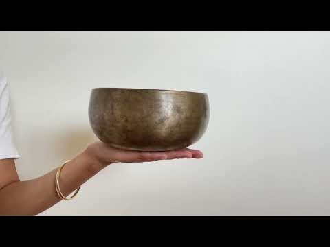 Remuna Singing Bowl - F#3 (190 Hz)