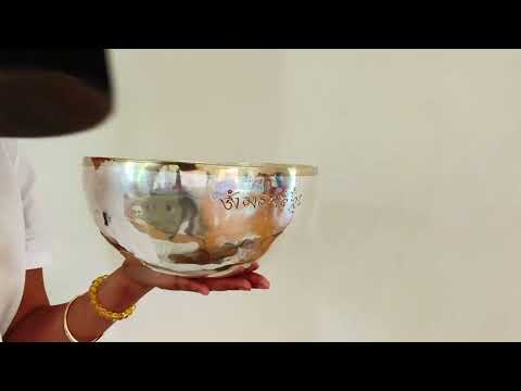 Silver Moon Singing Bowl - Base Note D#3 (151 Hz)