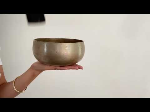 Remuna Singing Bowl - G#3 (204 Hz)