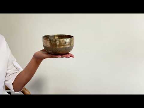 Small Tara Singing Bowl - Base Note B4 (500)