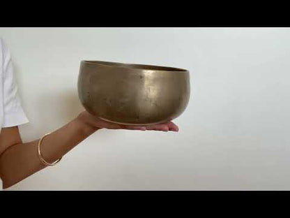 Remuna Singing Bowl - F3 (178 Hz)