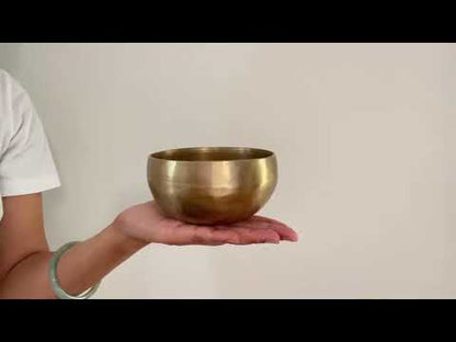 Small Contemporary Flow Singing Bowl - Base note B3 (253 Hz)