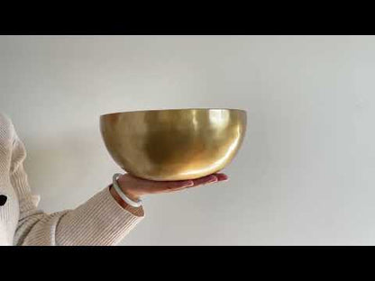 Contemporary Flow Singing Bowl - Base Note D#3 158 Hz