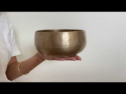 Remuna Singing Bowl - A3 (221 Hz)