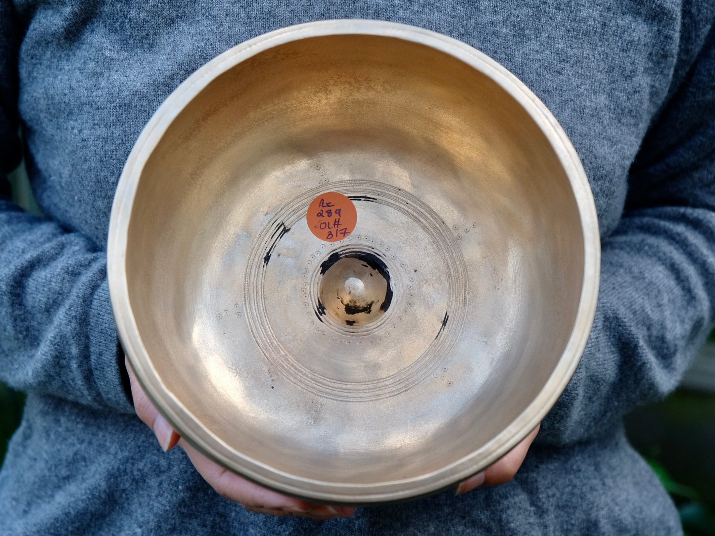 Lingam Singing Bowl - D 289 Hz
