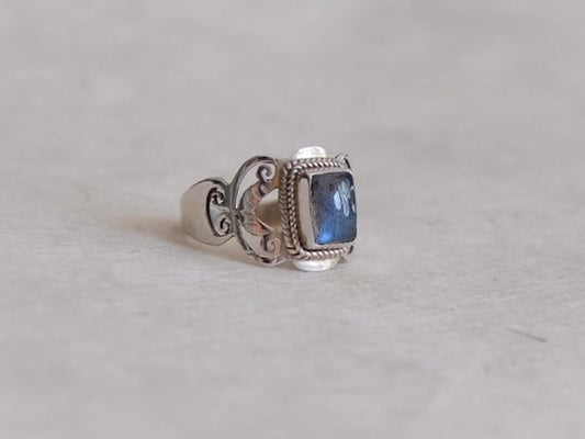 Labrodorite and Sterling Silver ring - Design# 2