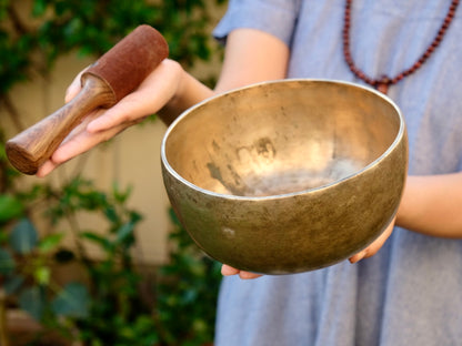 Old 'Tara' Singing Bowl - Base Note G (190 Hz)