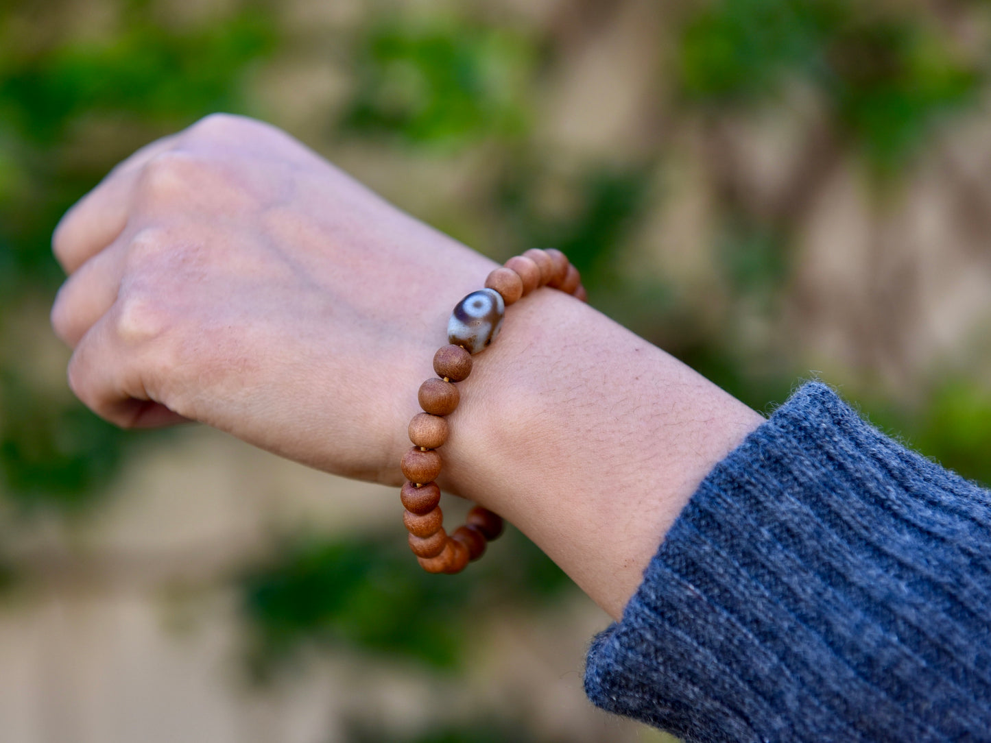 Sandalwood Mala Bracelet with Dzi Bead