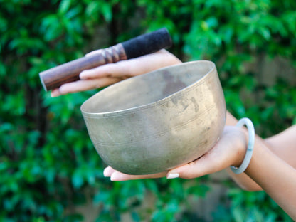 Old 'Tara' Singing Bowl - Base Note E (164 Hz)