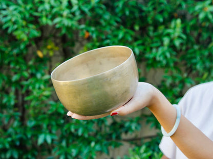 Old 'Tara' Singing Bowl - Base Note G#3 (204 Hz)