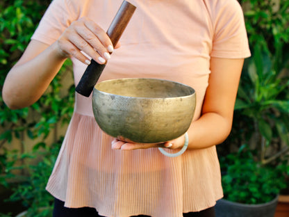 Old 'Tara' Singing Bowl - Base Note F (177 Hz)