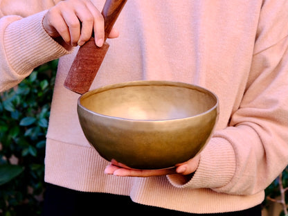 Contemporary Flow Singing Bowl - Base Note F# 182 Hz